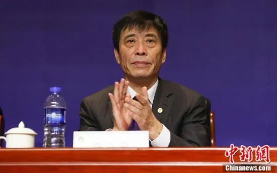 女乘务员